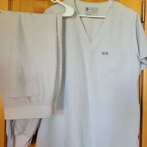 Figs Light Gray Women's Scrub Set
